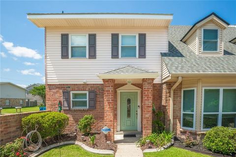 25 BRANDON HALL Drive A Destrehan LA 70047