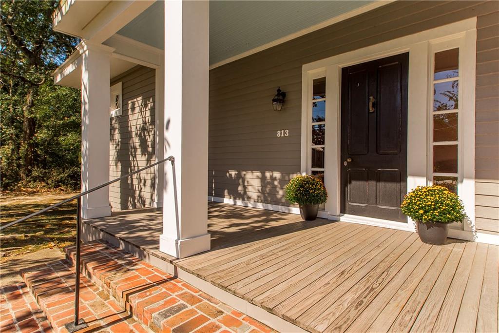 813 S JAHNCKE Avenue