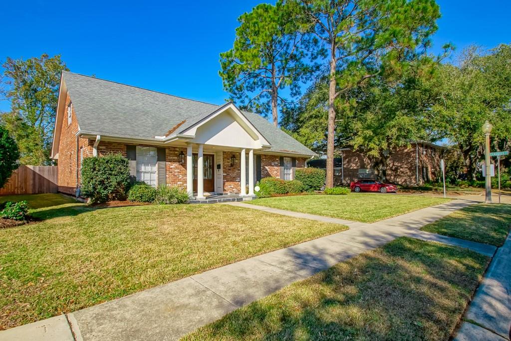 1148 BEVERLY GARDEN Drive