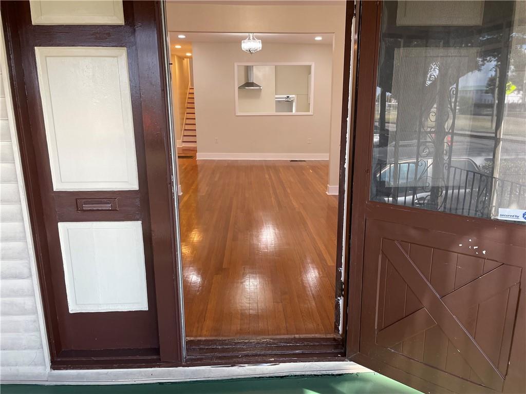 8607 S CLAIBORNE Avenue