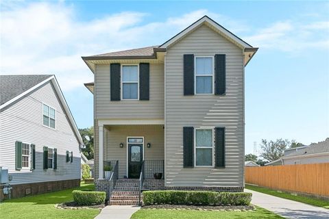 333 ROSELAND Parkway Harahan LA 70123