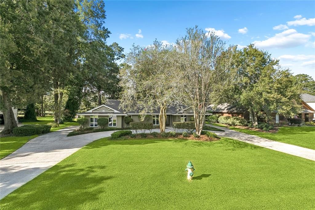 689 N BEAU CHENE Drive