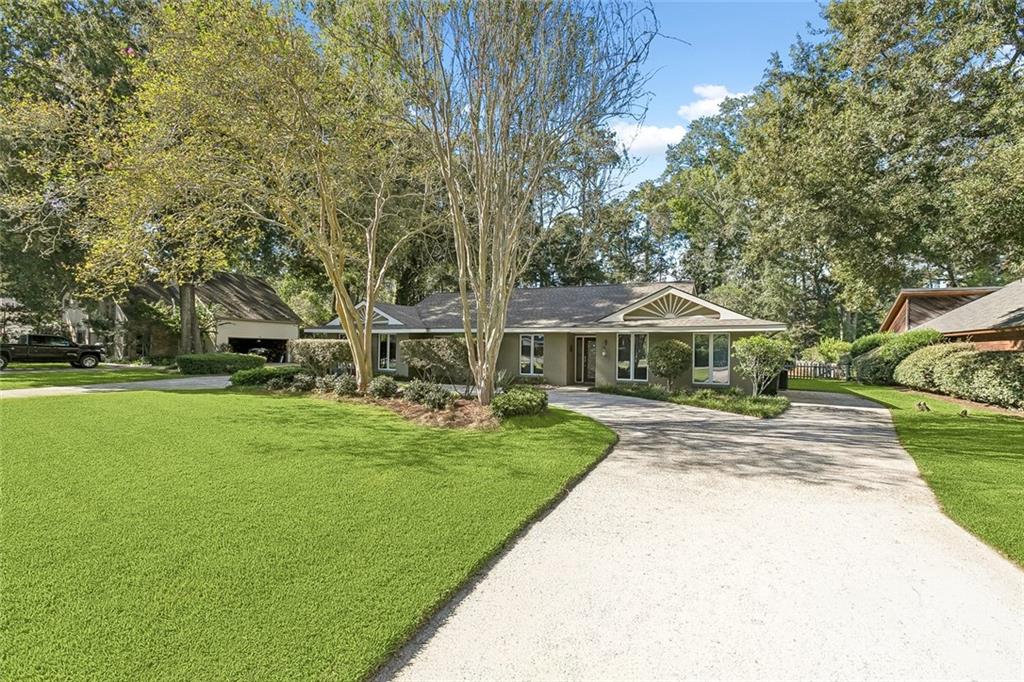 689 N BEAU CHENE Drive