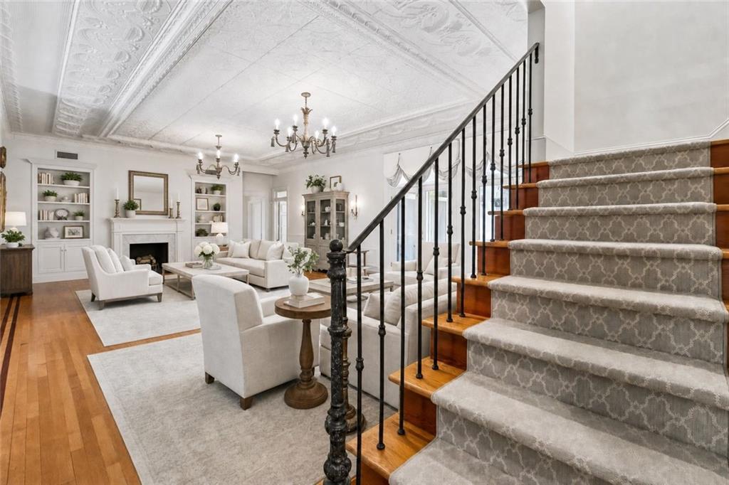 123 E OAKRIDGE Park