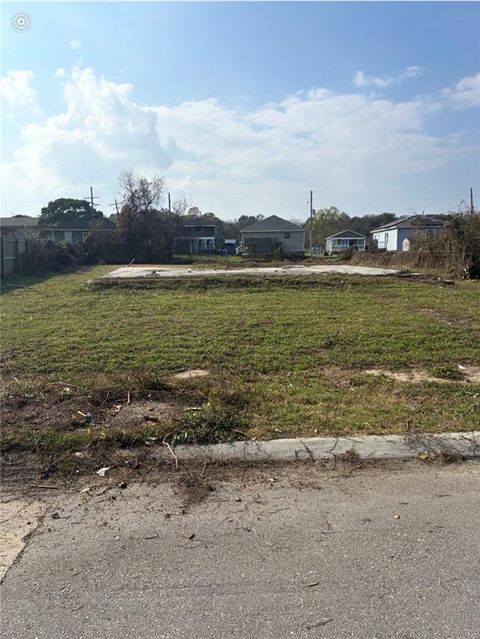 6624 W LAVERNE Street New Orleans LA 70126