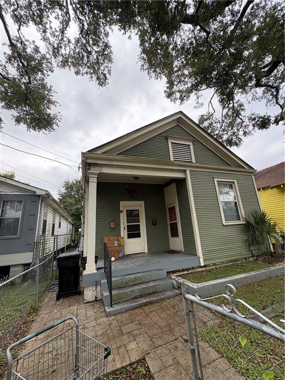 8424 S CLAIBORNE Avenue