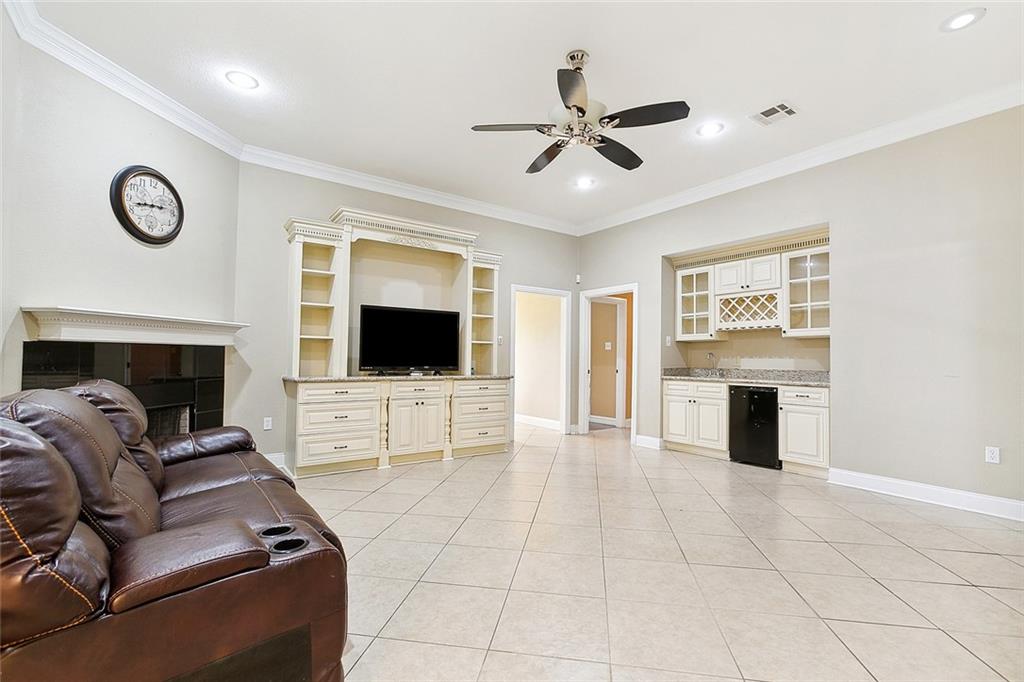 600 E JOSEPHINE Street