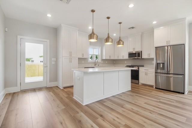 1924 TOLEDANO Street