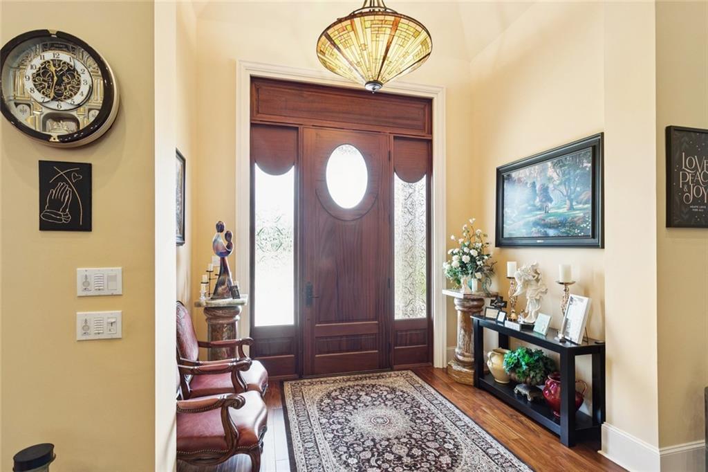 500 OAK TREE Court