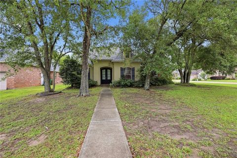 Photo of 807 SAND FOX RUN Street, Madisonville, LA 70447 (MLS # 2555886)