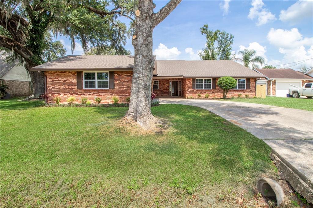 104 BOCAGE Drive