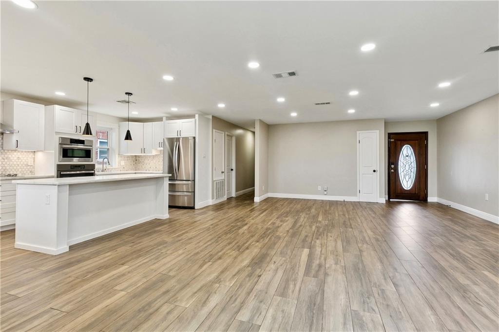 1424 PECAN Avenue