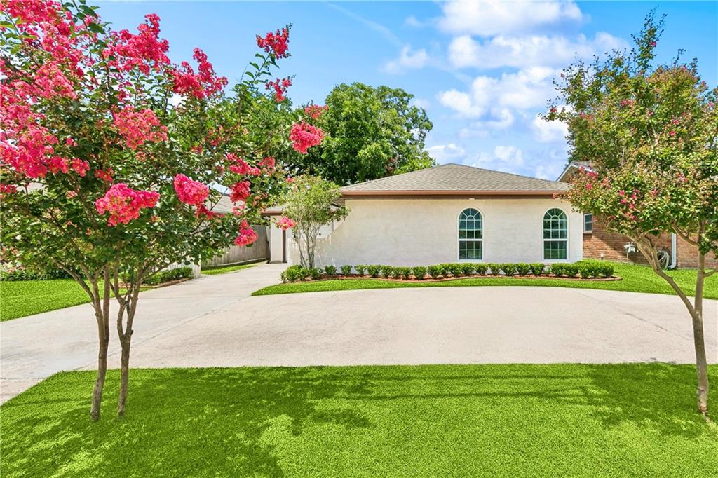 1424 PECAN Avenue