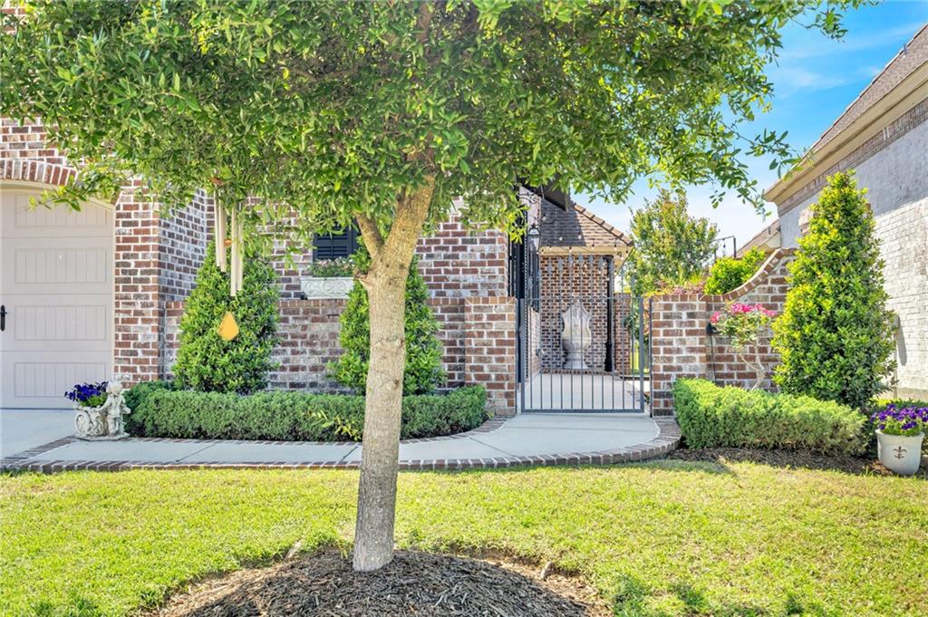 301 NICKLAUS Drive