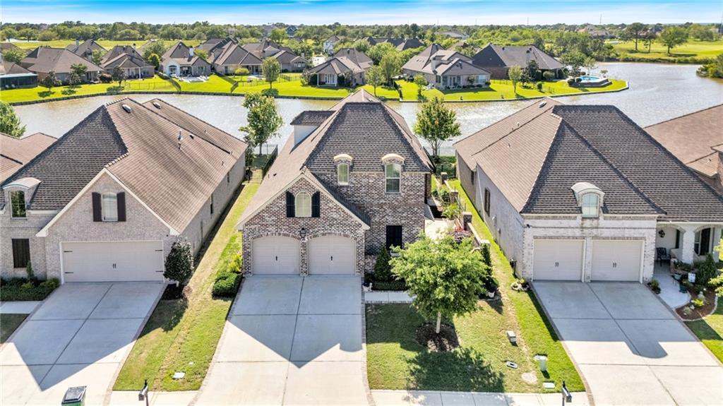 301 NICKLAUS Drive