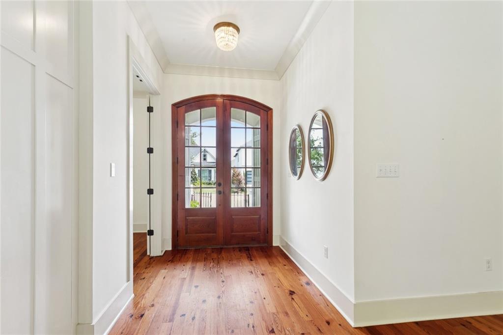 504 N CORNICHE DU LAC Drive