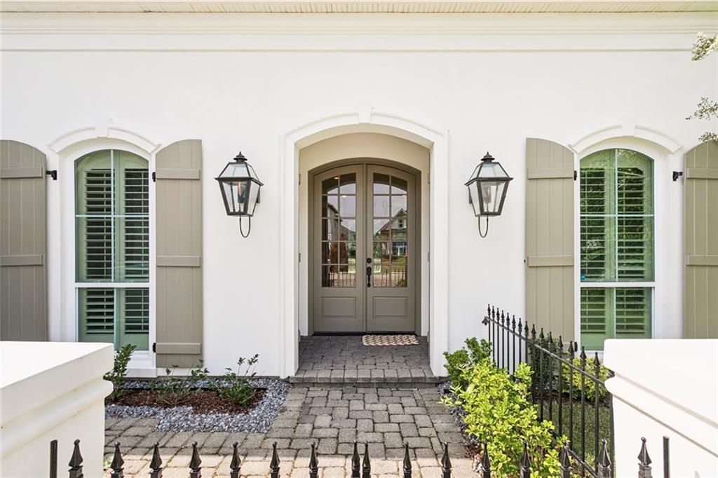 504 N CORNICHE DU LAC Drive