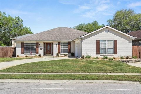 Photo of 5025 SAINT BERNARD Avenue, New Orleans, LA 70122 (MLS # 2553260)