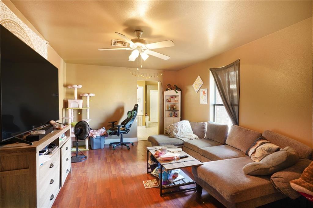 504 DUBARRY Place