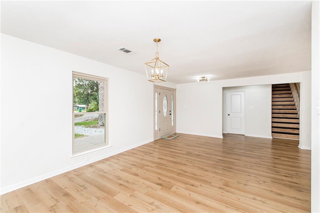 106 WOODLAWN Lane