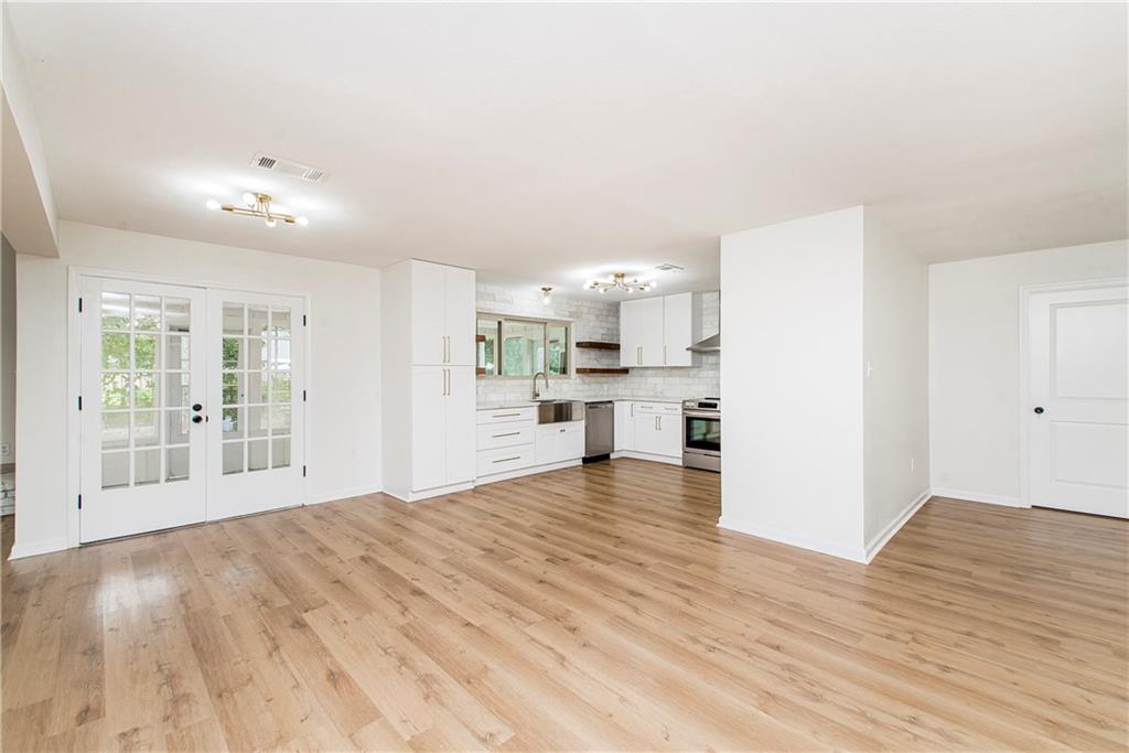 106 WOODLAWN Lane