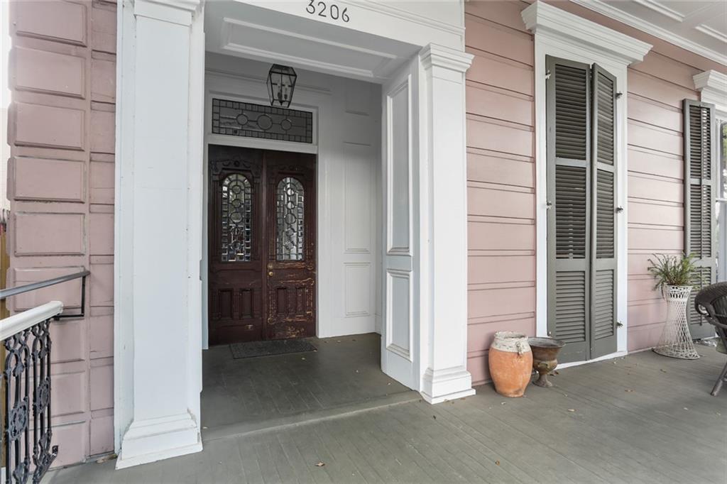 3206 SAINT CHARLES Avenue