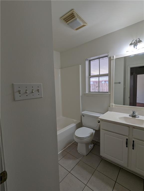 Covington, Louisiana 70433, United States, 3 Bedrooms Bedrooms, ,2 BathroomsBathrooms,Residential,Pending,64976