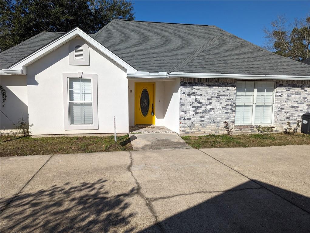 Covington, Louisiana 70433, United States, 3 Bedrooms Bedrooms, ,2 BathroomsBathrooms,Residential,Pending,64976