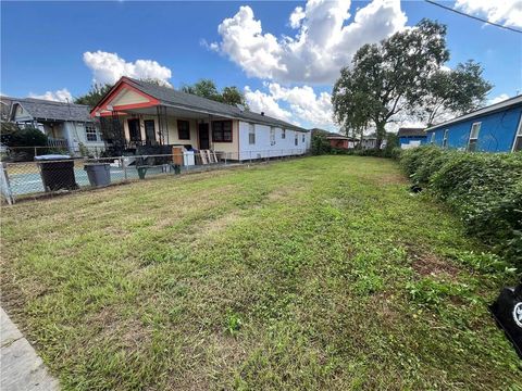 1305 LAMANCHE Street New Orleans LA 70117