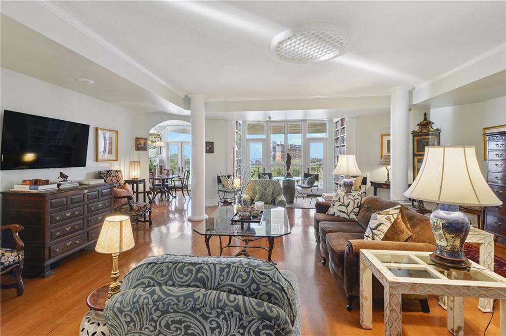 170 WALNUT Street 6H