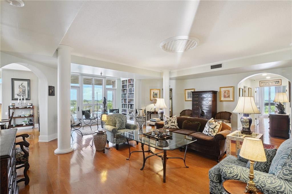 170 WALNUT Street 6H