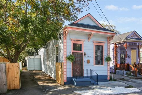 1820 Painters Street, New Orleans, LA 70117 - #: 2398799