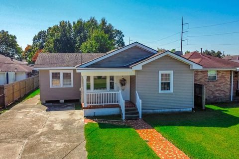 210 W GIROD Street Chalmette LA 70043