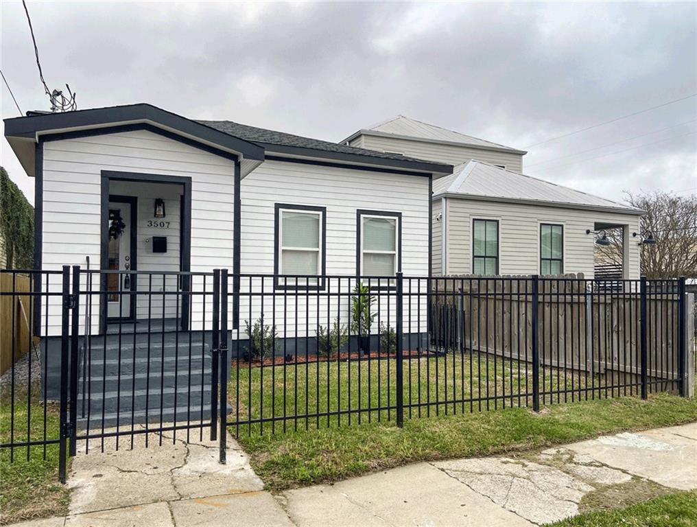 3507 DANNEEL Street