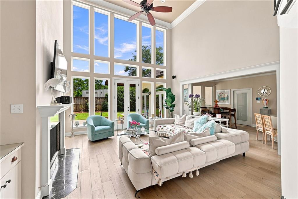 19384 COUNTRY CLUB Lane