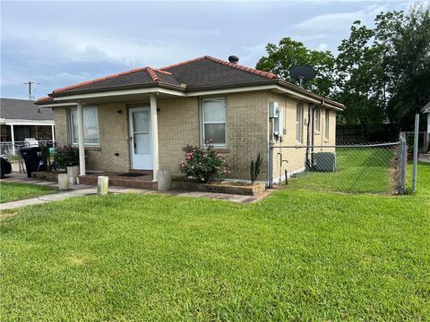 Photo of 204 W PROSPER Street, Chalmette, LA 70043 (MLS # 2561038)