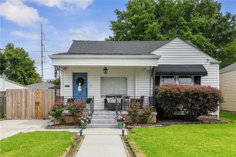 26 DAVIS Boulevard Jefferson LA 70121
