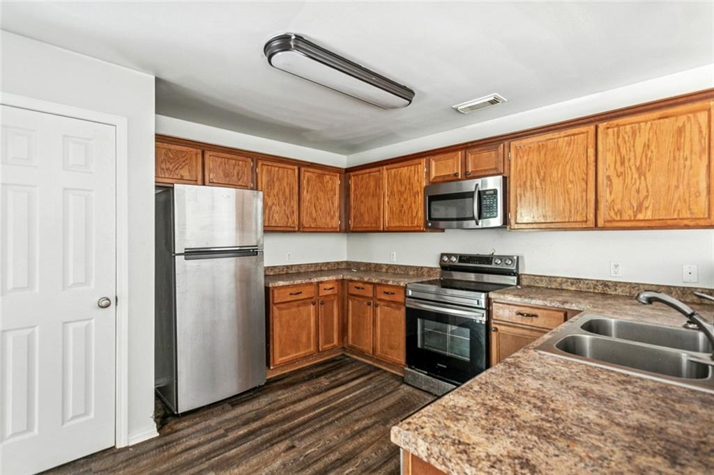 18155 BRIARWOOD Drive