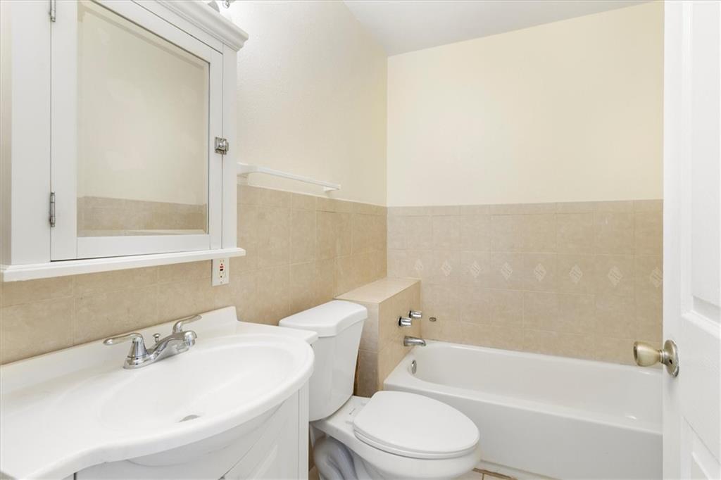 2658 NEW YORK Street