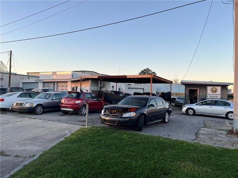 1013 E ST. BERNARD Highway Chalmette LA 70043