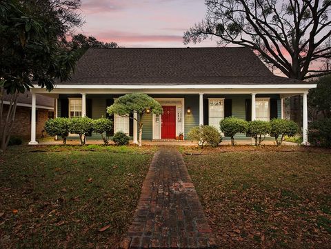 220 GARDEN Road River Ridge LA 70123