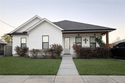 2408 LLOYDS Avenue Chalmette LA 70043