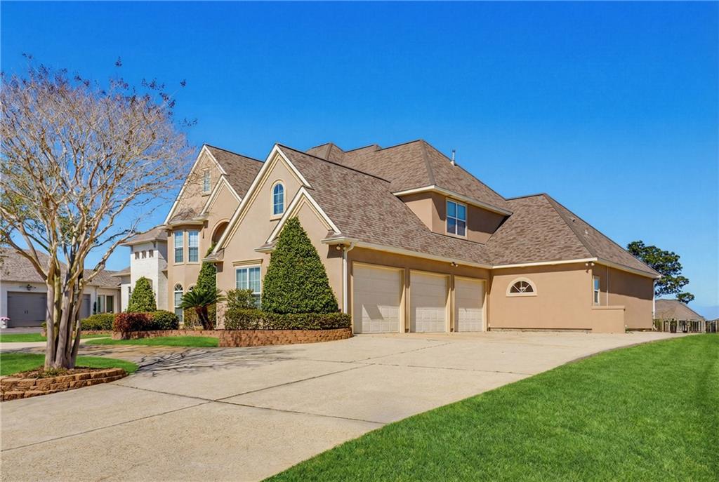 983 LAKESHORE Boulevard