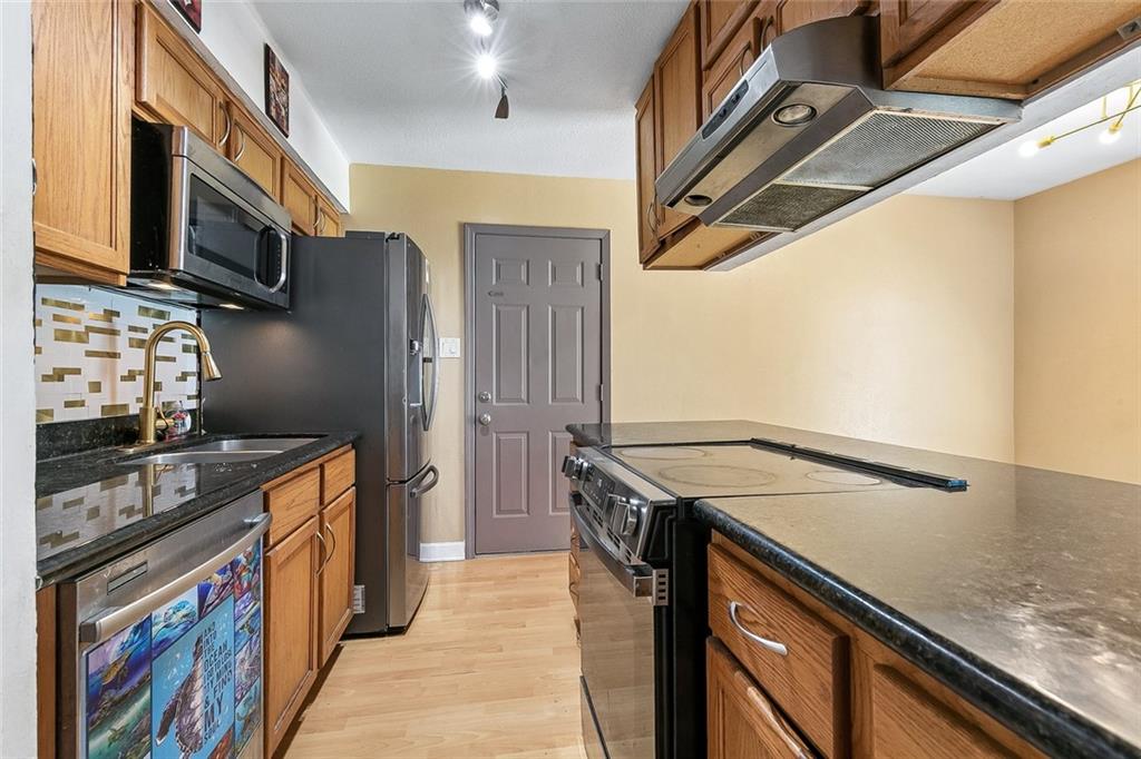 8109 VERSAILLES Street