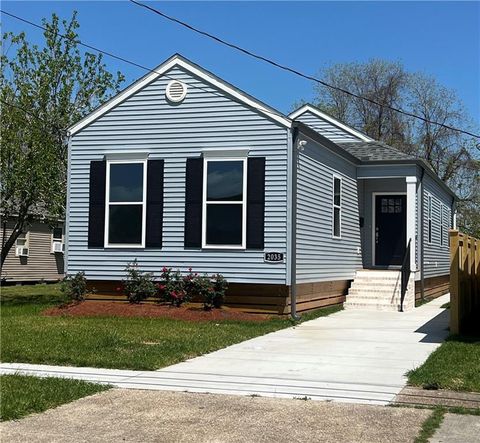 2035 HUEY P LONG Avenue Gretna LA 70053