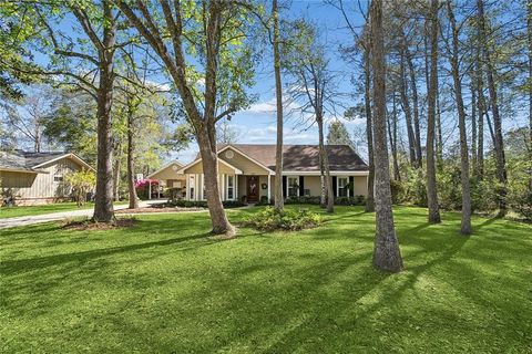 Photo of 410 TRINITY Lane, Mandeville, LA 70471 (MLS # 2547682)