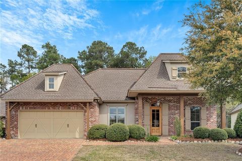 Photo of 420 N CORNICHE DU LAC Street, Covington, LA 70433 (MLS # 2546953)