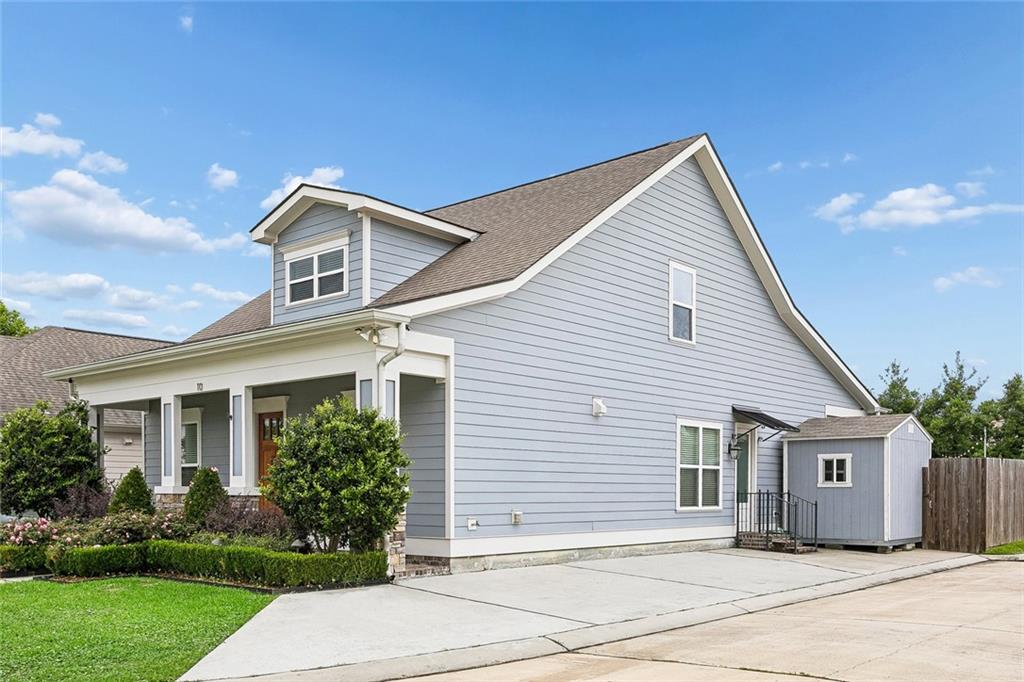 10 MAGNOLIA Place
