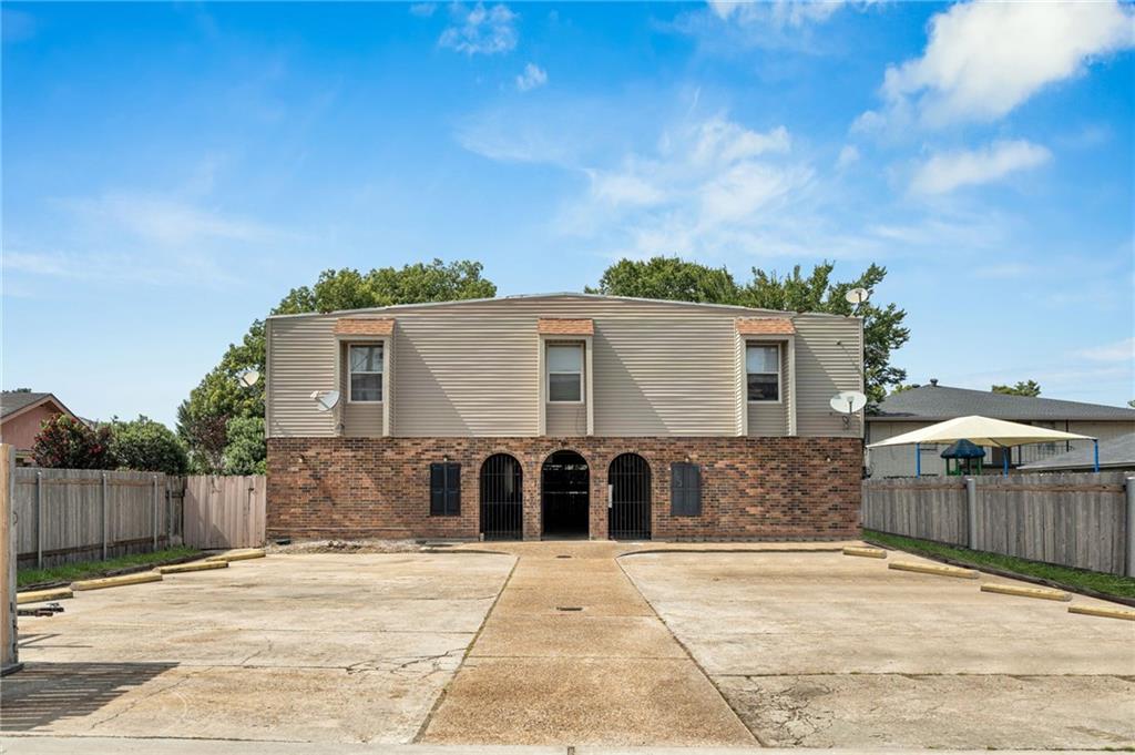 213 ROSEBUD Street