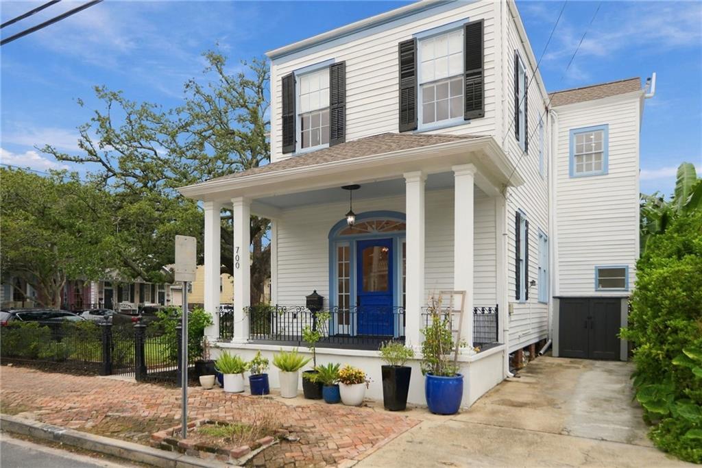 700 PELICAN Avenue